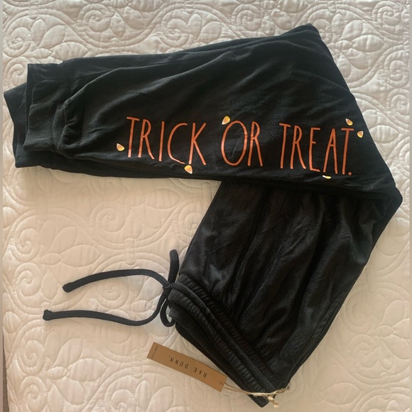 Rae Dunn Trick or Treat Sweat Pants. Size XL. NWT. Smoke free home. - Picture 1 of 8